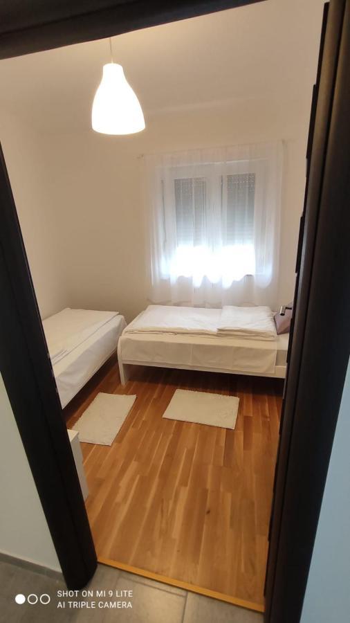 Apartmani Gavran Pirovac Exteriör bild