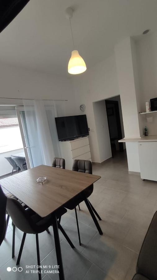 Apartmani Gavran Pirovac Exteriör bild