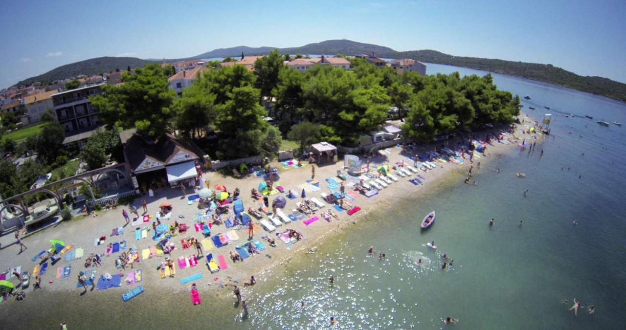 Apartmani Gavran Pirovac Exteriör bild