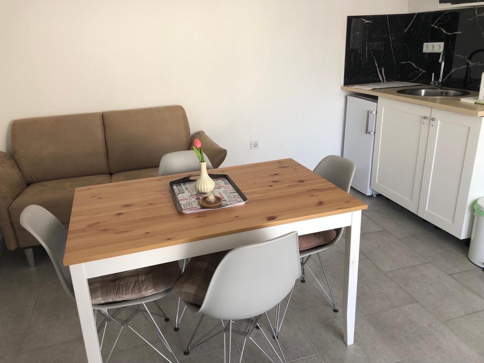 Apartmani Gavran Pirovac Exteriör bild
