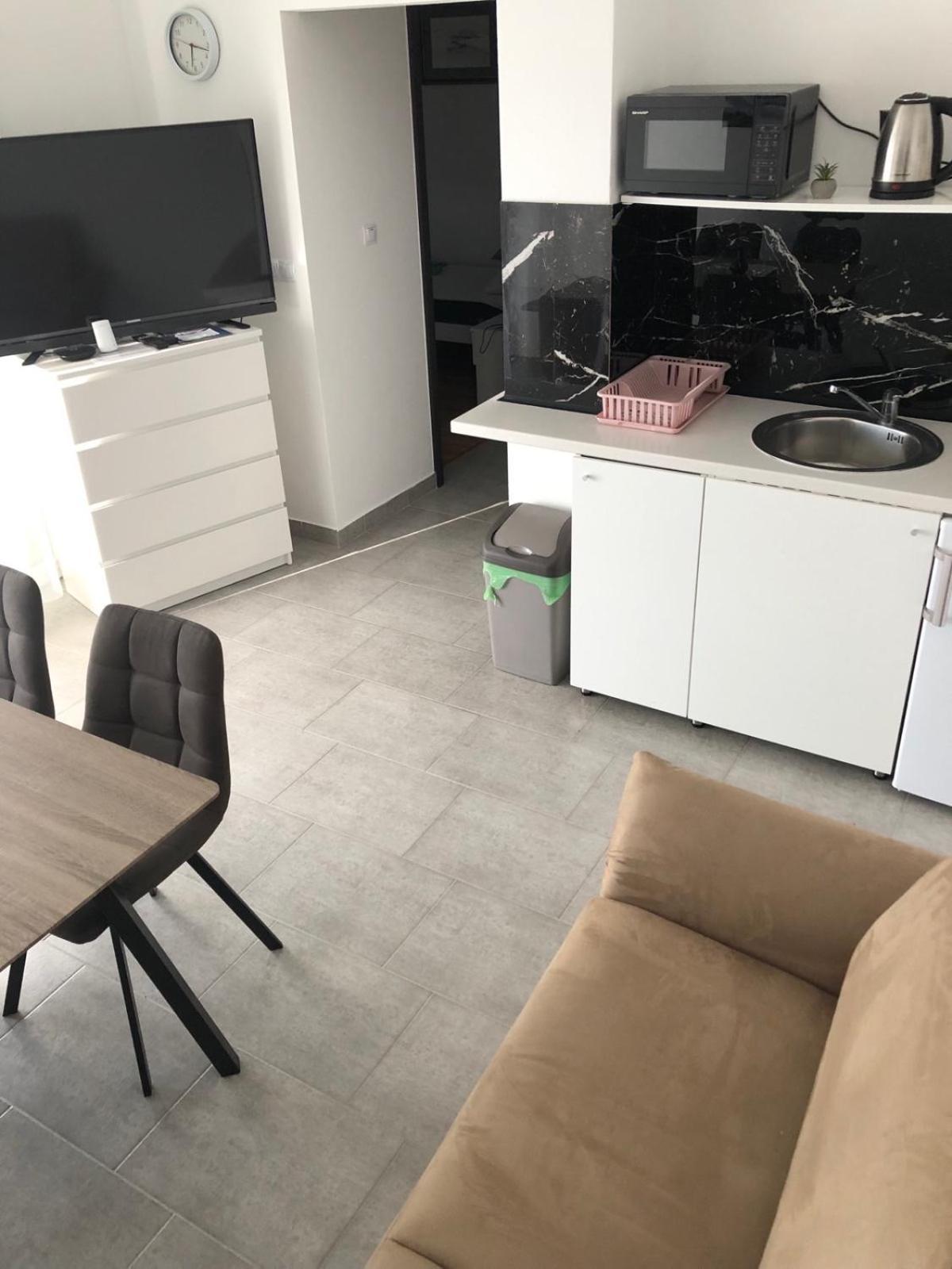 Apartmani Gavran Pirovac Exteriör bild